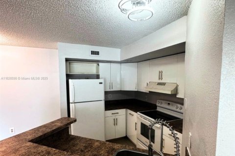 Copropriété à vendre à Sunrise, Floride: 1 chambre, 69.03 m2 № 1977311 - photo 7