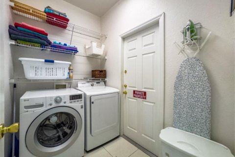 Casa en venta en Davenport, Florida, 4 dormitorios, 221.94 m2 № 1821308 - foto 17