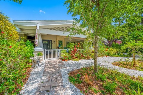 Propiedad comercial en venta en Safety Harbor, Florida, 5 dormitorios, 246.84 m2 № 1734643 - foto 1