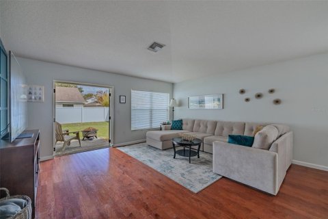 Casa en venta en Brandon, Florida, 3 dormitorios, 111.95 m2 № 2142270 - foto 11