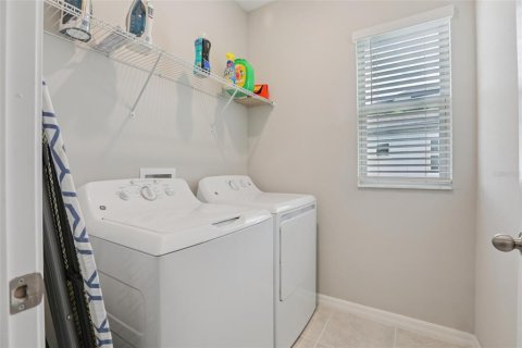 Townhouse in Wesley Chapel, Florida 3 bedrooms, 167.87 sq.m. № 2207093 - photo 20