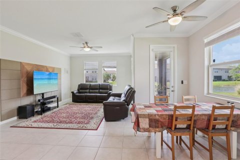 Townhouse in Wesley Chapel, Florida 3 bedrooms, 167.87 sq.m. № 2207093 - photo 6