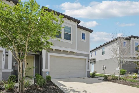 Townhouse in Wesley Chapel, Florida 3 bedrooms, 167.87 sq.m. № 2207093