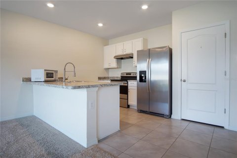 Villa ou maison à louer à Winter Haven, Floride: 4 chambres, 137.96 m2 № 2413667 - photo 6