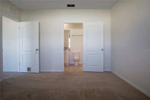 Villa ou maison à louer à Winter Haven, Floride: 4 chambres, 137.96 m2 № 2413667 - photo 13