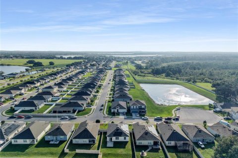Villa ou maison à louer à Winter Haven, Floride: 4 chambres, 137.96 m2 № 2413667 - photo 4