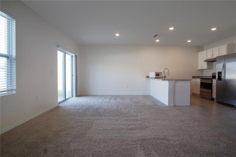 Villa ou maison à louer à Winter Haven, Floride: 4 chambres, 137.96 m2 № 2413667 - photo 10