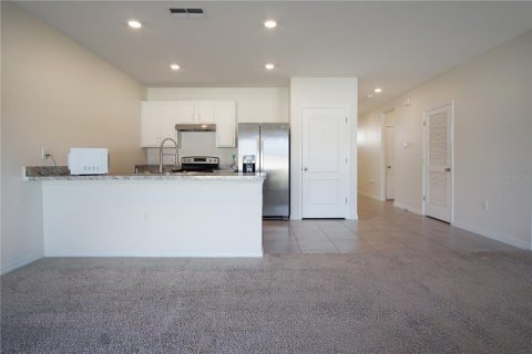 Villa ou maison à louer à Winter Haven, Floride: 4 chambres, 137.96 m2 № 2413667 - photo 8