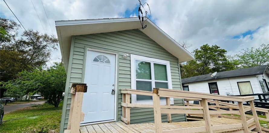 House in Jacksonville, Florida 2 bedrooms, 47.01 sq.m. № 1872919
