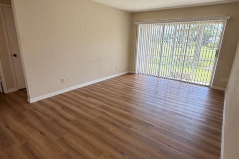 Copropriété à louer à Punta Gorda, Floride: 2 chambres, 83.61 m2 № 2389402 - photo 5