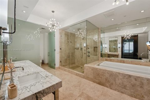 Condominio en alquiler en Bal Harbour, Florida, 2 dormitorios, 143.16 m2 № 1807671 - foto 17