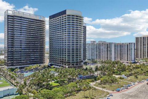 Condominio en alquiler en Bal Harbour, Florida, 2 dormitorios, 143.16 m2 № 1807671 - foto 30