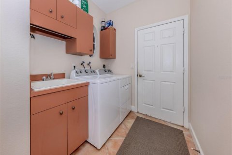 House in Venice, Florida 3 bedrooms, 247.31 sq.m. № 2135833 - photo 25