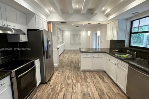 Villa ou maison à louer à Palmetto Bay, Floride: 3 chambres, 172.24 m2 № 2069478 - photo 3
