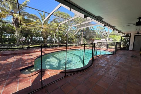 Villa ou maison à Palmetto Bay, Floride 3 chambres, 172.24 m2 № 2069478