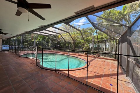 Villa ou maison à louer à Palmetto Bay, Floride: 3 chambres, 172.24 m2 № 2069478 - photo 12