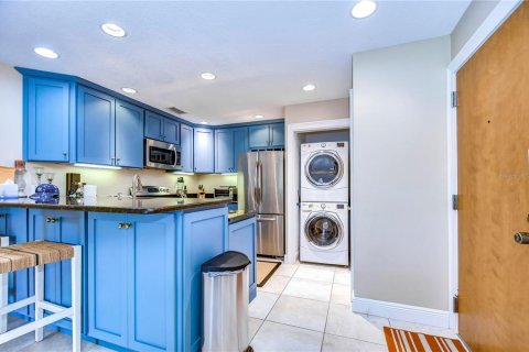 Condo in Wesley Chapel, Florida, 2 bedrooms  № 2201842 - photo 11