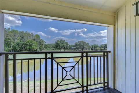 Condo in Wesley Chapel, Florida, 2 bedrooms  № 2201842 - photo 24