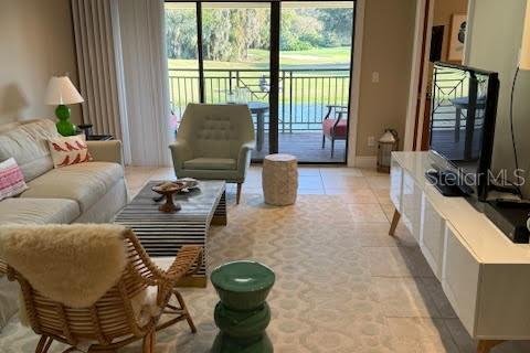 Condo in Wesley Chapel, Florida, 2 bedrooms  № 2201842 - photo 9