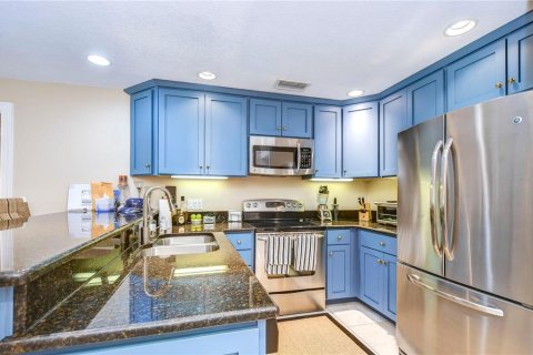 Condo in Wesley Chapel, Florida, 2 bedrooms  № 2201842 - photo 16