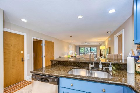 Condo in Wesley Chapel, Florida, 2 bedrooms  № 2201842 - photo 19