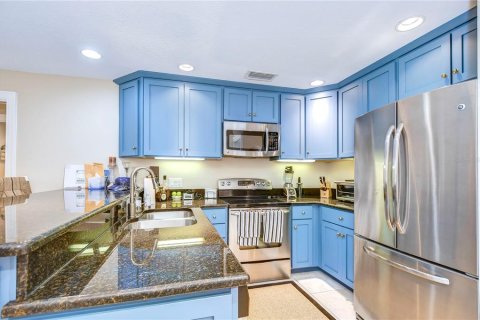 Condo in Wesley Chapel, Florida, 2 bedrooms  № 2201842 - photo 15