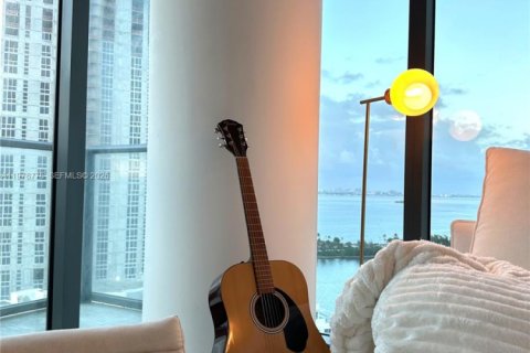 Condominio en venta en Miami, Florida, 1 dormitorio, 65.59 m2 № 2044519 - foto 17