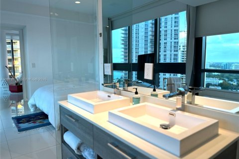 Condominio en venta en Miami, Florida, 1 dormitorio, 65.59 m2 № 2044519 - foto 11