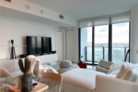 Condominio en venta en Miami, Florida, 1 dormitorio, 65.59 m2 № 2044519 - foto 3