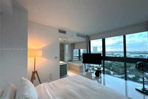 Condominio en venta en Miami, Florida, 1 dormitorio, 65.59 m2 № 2044519 - foto 10