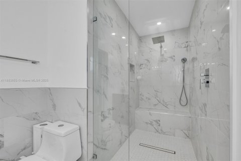 House in Margate, Florida 3 bedrooms, 204.38 sq.m. № 1880040 - photo 17