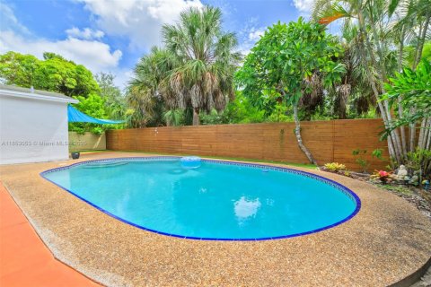 House in Margate, Florida 3 bedrooms, 204.38 sq.m. № 1880040 - photo 26