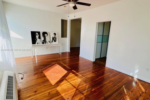 Apartment in Miami Beach, Florida 1 bedroom, 67.82 sq.m. № 1994528 - photo 4