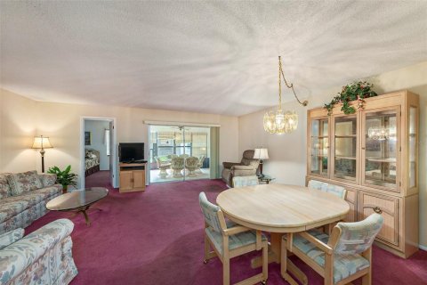 Condo in Holiday, Florida, 2 bedrooms  № 1856368 - photo 4