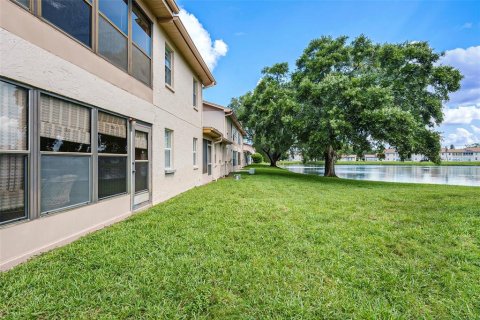 Condo in Holiday, Florida, 2 bedrooms  № 1856368 - photo 21