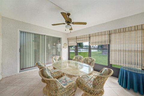 Condo in Holiday, Florida, 2 bedrooms  № 1856368 - photo 8