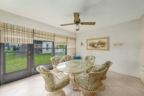 Condo in Holiday, Florida, 2 bedrooms  № 1856368 - photo 9