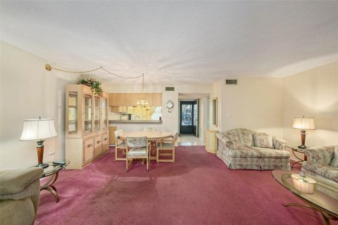 Condo in Holiday, Florida, 2 bedrooms  № 1856368 - photo 5