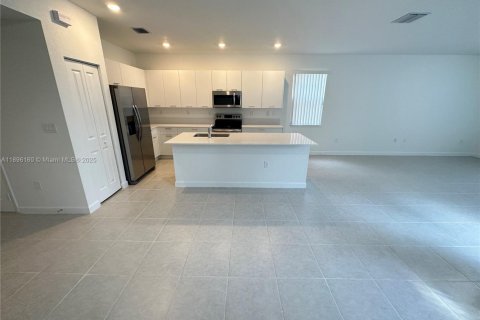 Villa ou maison à vendre à Miami, Floride: 3 chambres, 170.94 m2 № 1950395 - photo 4