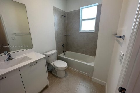 Villa ou maison à vendre à Miami, Floride: 3 chambres, 170.94 m2 № 1950395 - photo 22