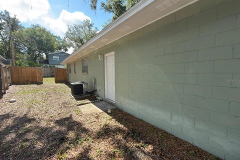 House in Brandon, Florida 4 bedrooms, 151.24 sq.m. № 2129408 - photo 3