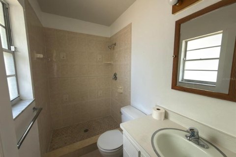 House in Brandon, Florida 4 bedrooms, 151.24 sq.m. № 2129408 - photo 15