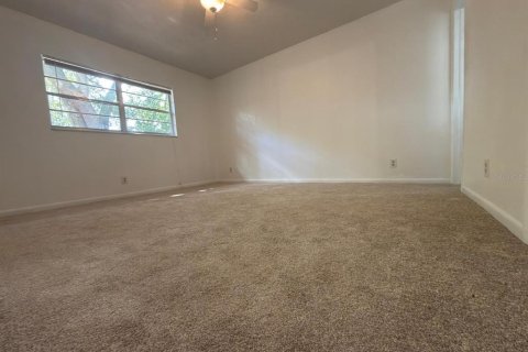 House in Brandon, Florida 4 bedrooms, 151.24 sq.m. № 2129408 - photo 11