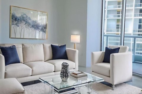 Condominio en venta en Miami, Florida, 1 dormitorio, 68 m2 № 1972259 - foto 16
