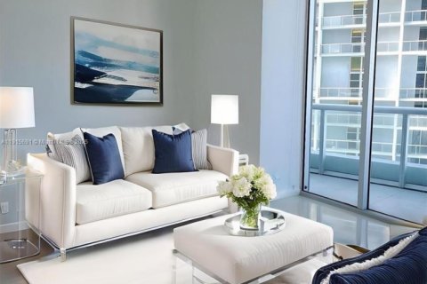 Condominio en venta en Miami, Florida, 1 dormitorio, 68 m2 № 1972259 - foto 17