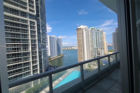 Condominio en venta en Miami, Florida, 1 dormitorio, 68 m2 № 1972259 - foto 20