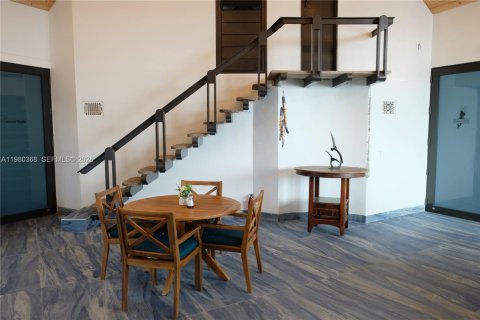 Villa ou maison à vendre à Big Pine Key, Floride: 6 chambres, 281.4 m2 № 2049171 - photo 12