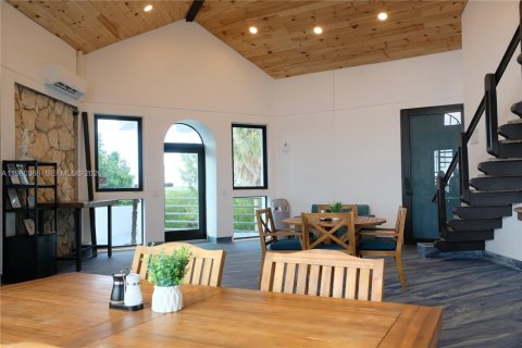 Villa ou maison à vendre à Big Pine Key, Floride: 6 chambres, 281.4 m2 № 2049171 - photo 13