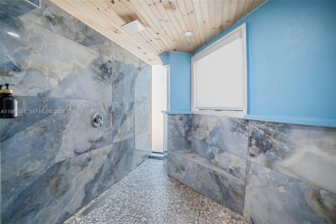 Villa ou maison à vendre à Big Pine Key, Floride: 6 chambres, 281.4 m2 № 2049171 - photo 15