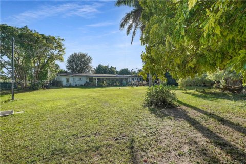 House in Homestead, Florida 4 bedrooms, 193.98 sq.m. № 1504918 - photo 11
